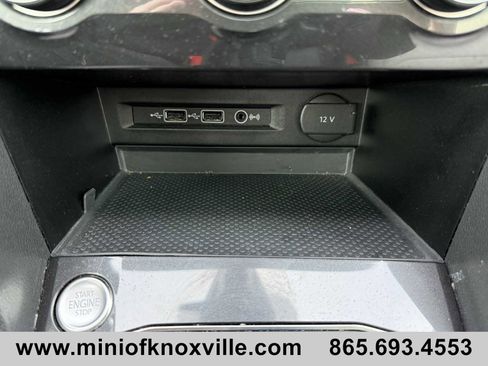 Used 2018 Volkswagen Tiguan SEL Premium image 28