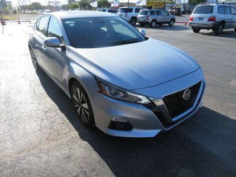 Used 2020 Nissan Altima 2.5 SL FWD image 3