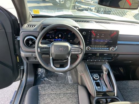 Used 2024 Chevrolet Colorado Z71 w/ Z71 Convenience Package 2 image 24