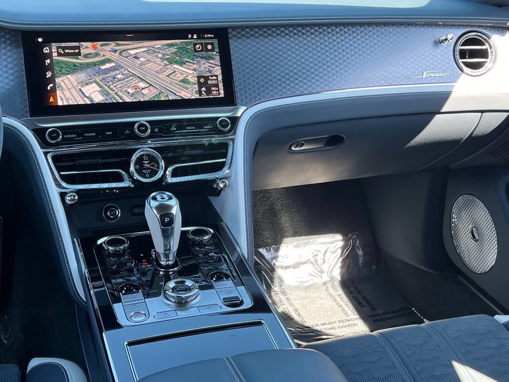 Certified 2025 Bentley Flying Spur Plug-In Hybrid w/ First Edition Specification AWD/4WD image 28