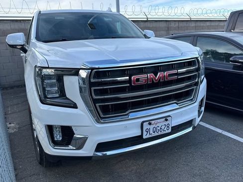 Used 2024 GMC Yukon XL SLT RWD image 2