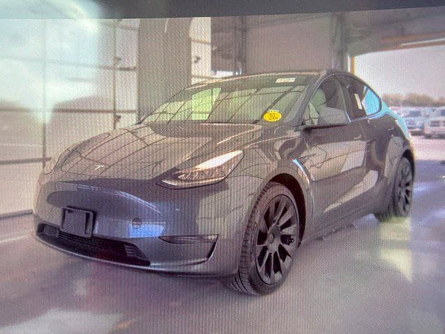 Used 2022 Tesla Model Y Long Range AWD/4WD image 2