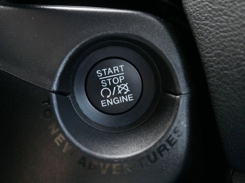 Used 2018 Jeep Renegade Trailhawk image 21