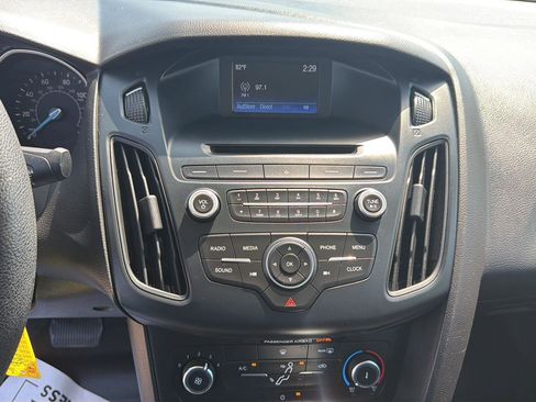 Used 2016 Ford Focus SE FWD image 13