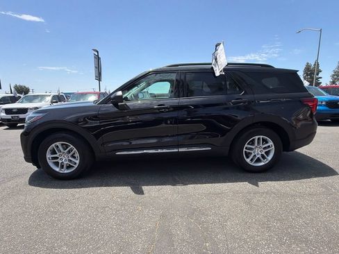 Used 2025 Ford Explorer Active RWD image 7