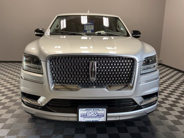 Used 2019 Lincoln Navigator Reserve AWD/4WD image 4