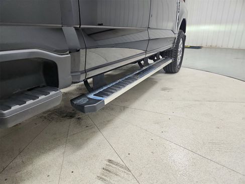 Used 2024 Ford F250 Lariat w/ Chrome Package image 45