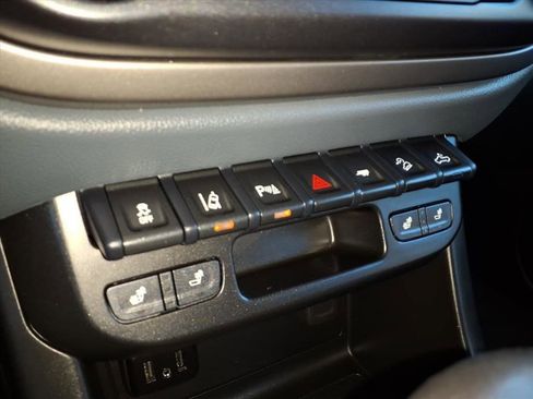 Certified 2022 Chevrolet Colorado Z71 w/ Safety Package image 25