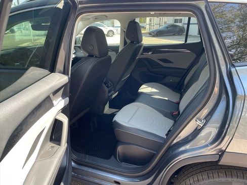 New 2026 Volkswagen Tiguan SE FWD image 7