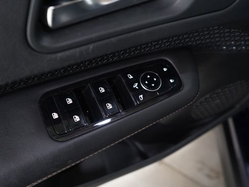 Used 2024 Nissan Ariya AWD image 21