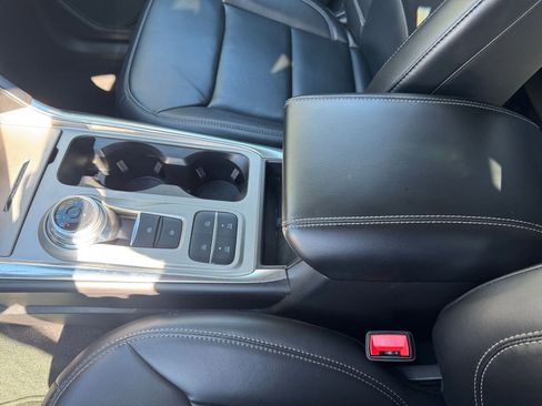 Used 2024 Ford Explorer XLT w/ Equipment Group 202A image 42