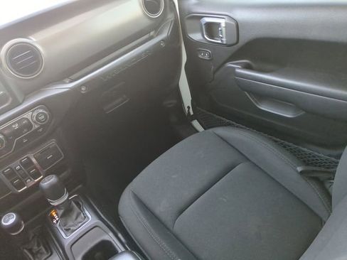 Used 2023 Jeep Wrangler Unlimited w/ Convenience Group AWD/4WD image 19