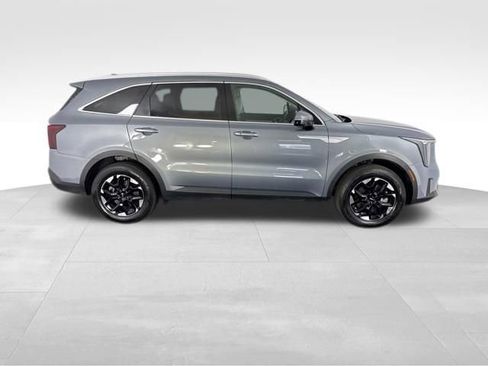 Certified 2025 Kia Sorento S AWD/4WD image 6