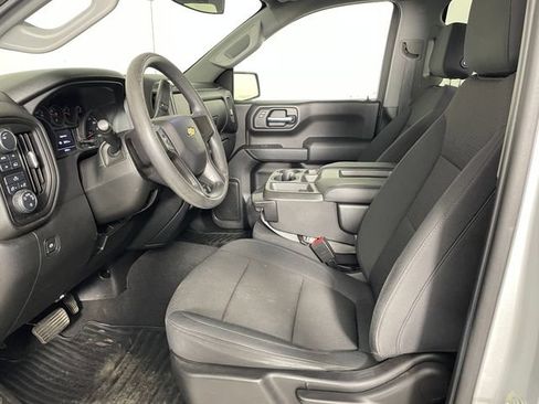 Used 2020 Chevrolet Silverado 1500 Custom w/ Custom Value Package AWD/4WD image 2