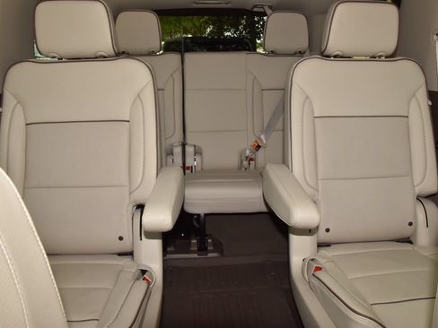 Used 2023 GMC Yukon Denali w/ LPO, Floor Liner Package AWD/4WD image 21