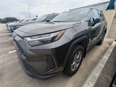 Used 2025 Toyota RAV4 XLE FWD image 16