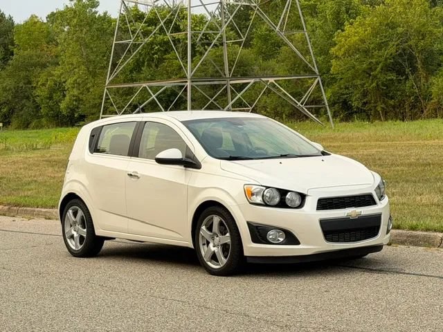 Used 2013 Chevrolet Sonic LTZ FWD image 2