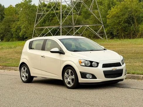 Used 2013 Chevrolet Sonic LTZ FWD image 2