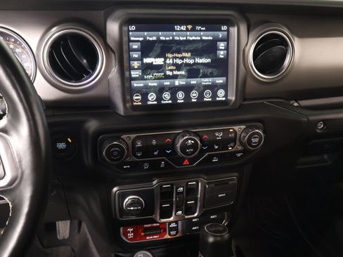 Used 2023 Jeep Wrangler Unlimited Rubicon w/ LED Lighting Group AWD/4WD image 5