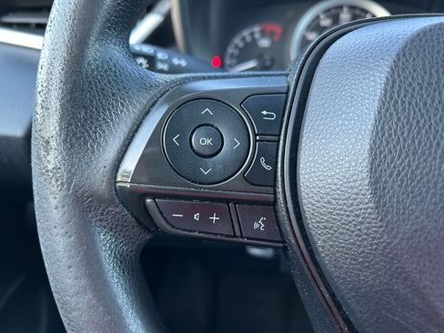 Used 2022 Toyota Corolla LE image 18