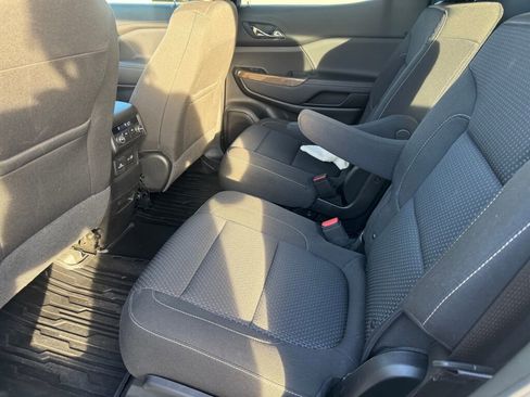 Used 2023 GMC Acadia SLE w/ Driver Convenience Package image 15