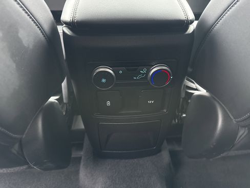 Used 2022 Ford Explorer XLT w/ Equipment Group 202A image 15