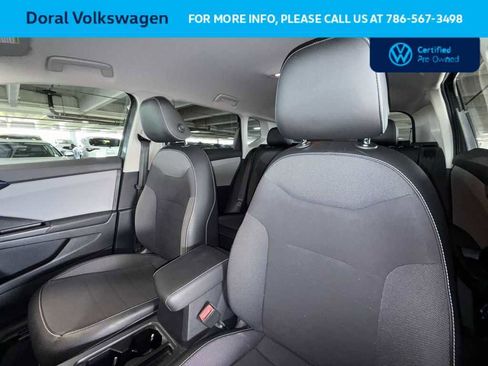 Certified 2022 Volkswagen Taos SE FWD image 14