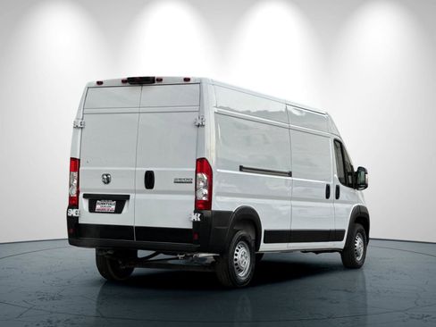 Used 2025 RAM ProMaster 2500 w/ Convenience Group image 4