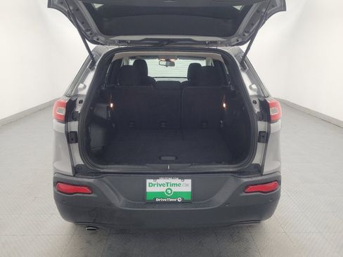 Used 2016 Jeep Cherokee Latitude w/ Safety/Convenience Group FWD image 29