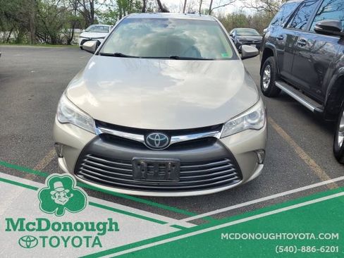 Used 2017 Toyota Camry XLE w/ Moonroof Package image 2