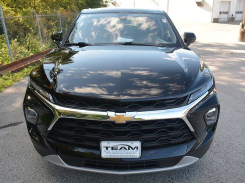 Used 2025 Chevrolet Blazer LT FWD image 2