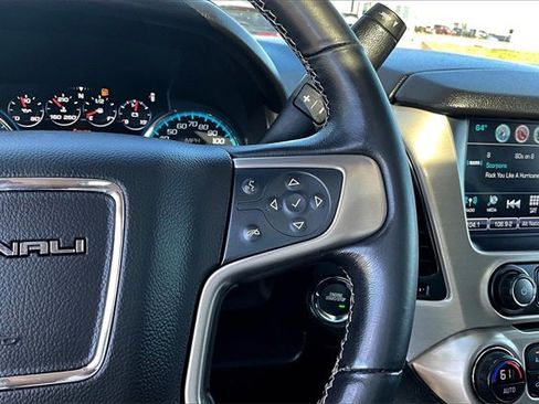 Used 2020 GMC Yukon XL Denali w/ Denali Ultimate Package image 18