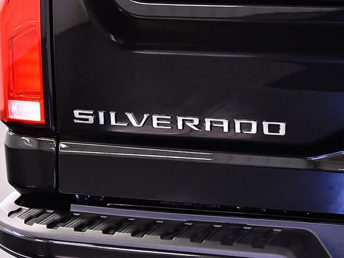 New 2026 Chevrolet Silverado 2500 ZR2 AWD/4WD image 13