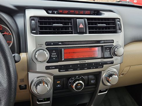 Used 2011 Toyota 4Runner SR5 w/ Convenience Pkg RWD image 14