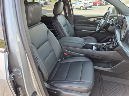 Certified 2026 Chevrolet Traverse LT w/ Midnight/Sport Edition AWD/4WD image 28