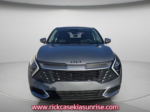 Used 2024 Kia Sportage LX FWD image 3