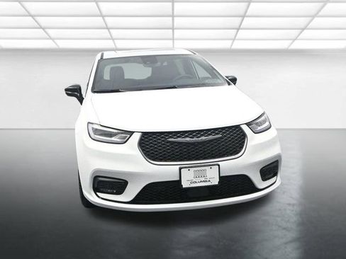 New 2026 Chrysler Pacifica Select image 3