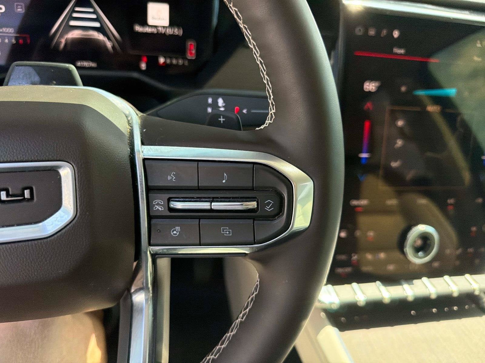 Used 2024 GMC Acadia Denali w/ Super Cruise Package FWD image 27
