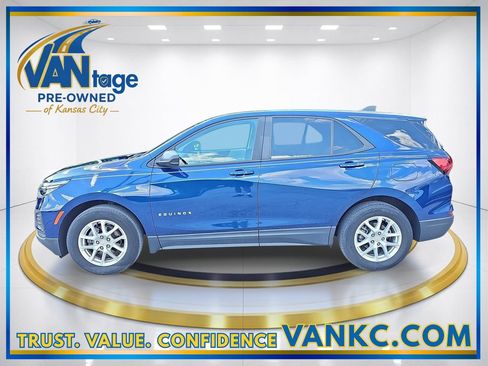Certified 2023 Chevrolet Equinox LS w/ LS Convenience Package FWD image 10