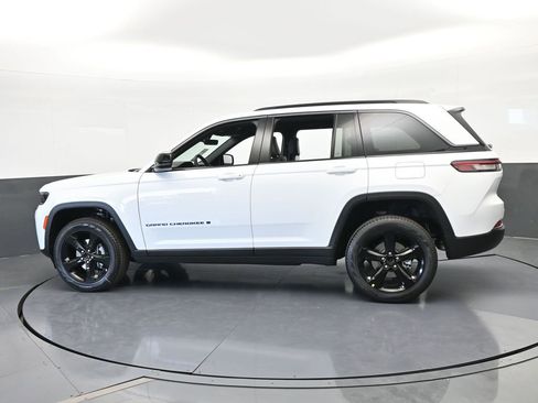 New 2026 Jeep Grand Cherokee Limited w/ Limited Altitude Package RWD image 3