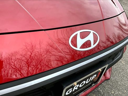 Used 2024 Hyundai Elantra Blue image 28