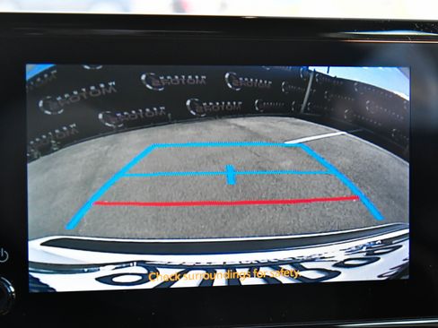 Used 2024 Toyota Corolla SE w/ SE Package image 18