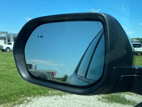 Used 2026 Chevrolet Traverse LT AWD/4WD image 41