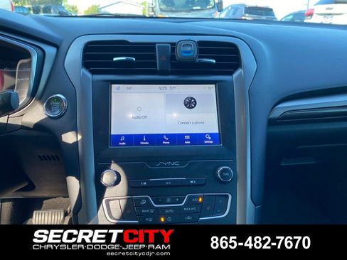 Used 2019 Ford Fusion SEL FWD image 13