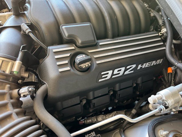 Used 2018 Dodge Durango SRT w/ Technology Group AWD/4WD image 22