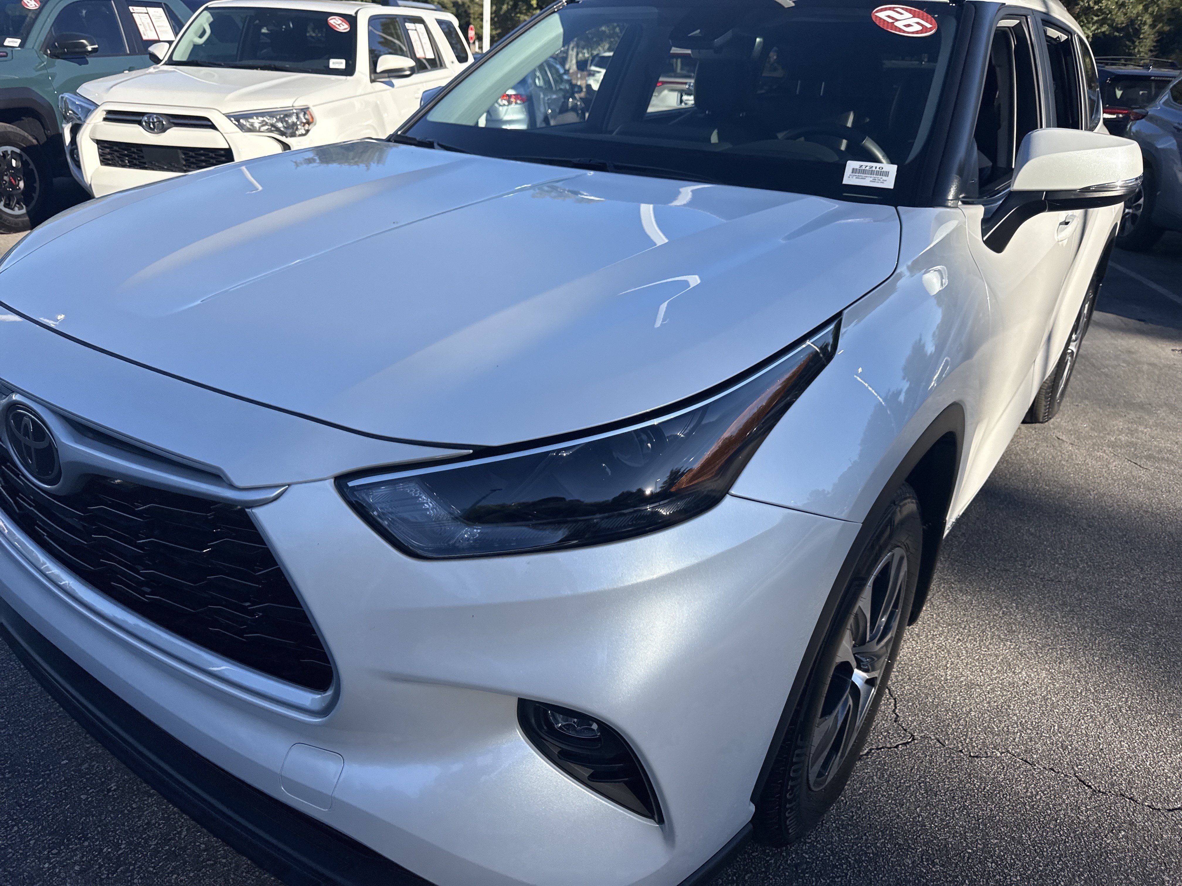 Used 2026 Toyota Highlander XLE AWD/4WD image 6