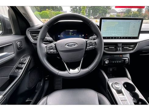 Used 2025 Ford Escape Platinum AWD/4WD image 5