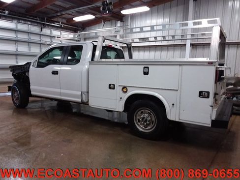 Used 2020 Ford F250 XL w/ Power Equipment Group image 4
