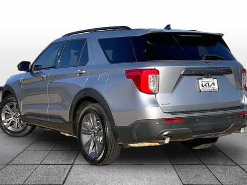 Used 2022 Ford Explorer XLT w/ Equipment Group 202A image 12