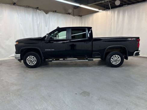 Used 2025 Chevrolet Silverado 2500 LT w/ Convenience Package image 2